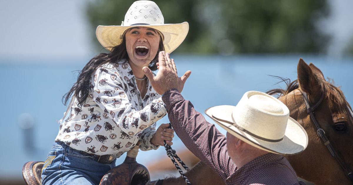 Anna Mathison Barrel Racer Albion's Mai wins NHSFR Friday barrel racing performance