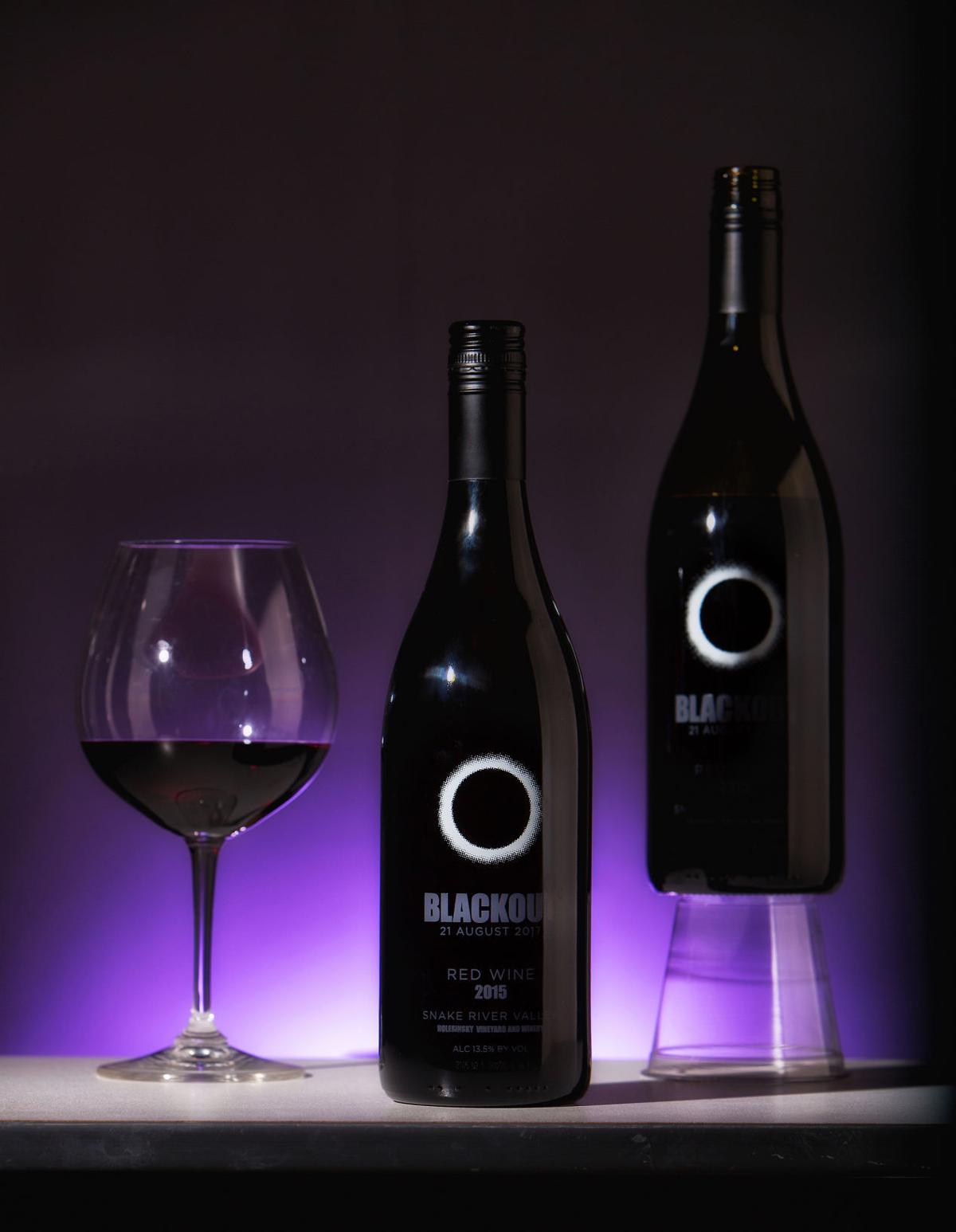 Holesinky release Blackout