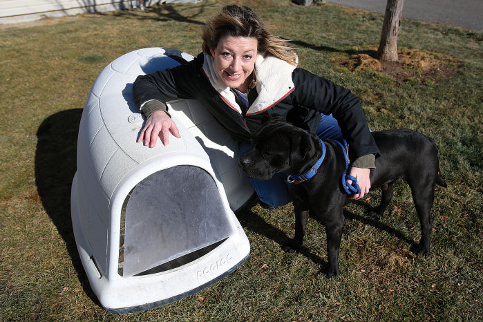 how to keep a dog kennel warm
