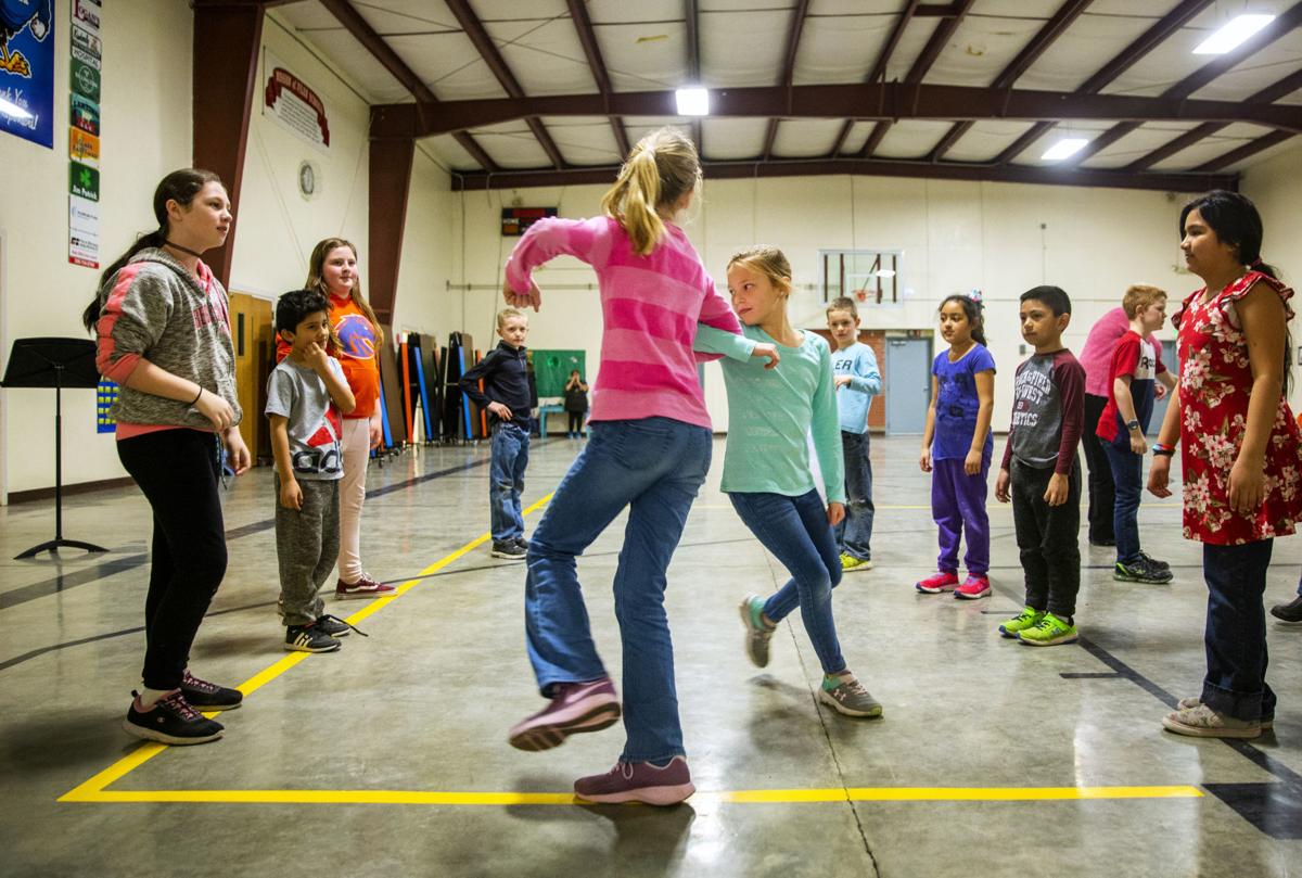 Dancing In Class Hollister Elementary Gets 20k For Dance Music