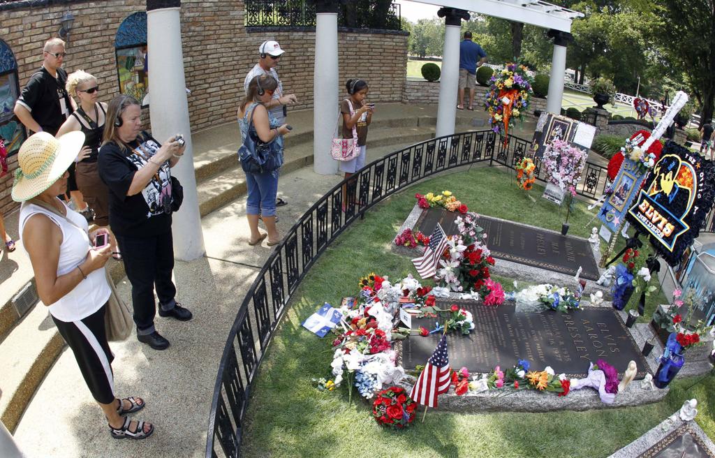 Photos Remembering Elvis Presley On The 42nd Anniversary Of His Death Music Magicvalley Com