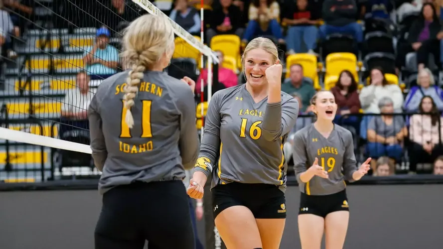 Golden Eagles roll on second night of STARR Corp Invitational