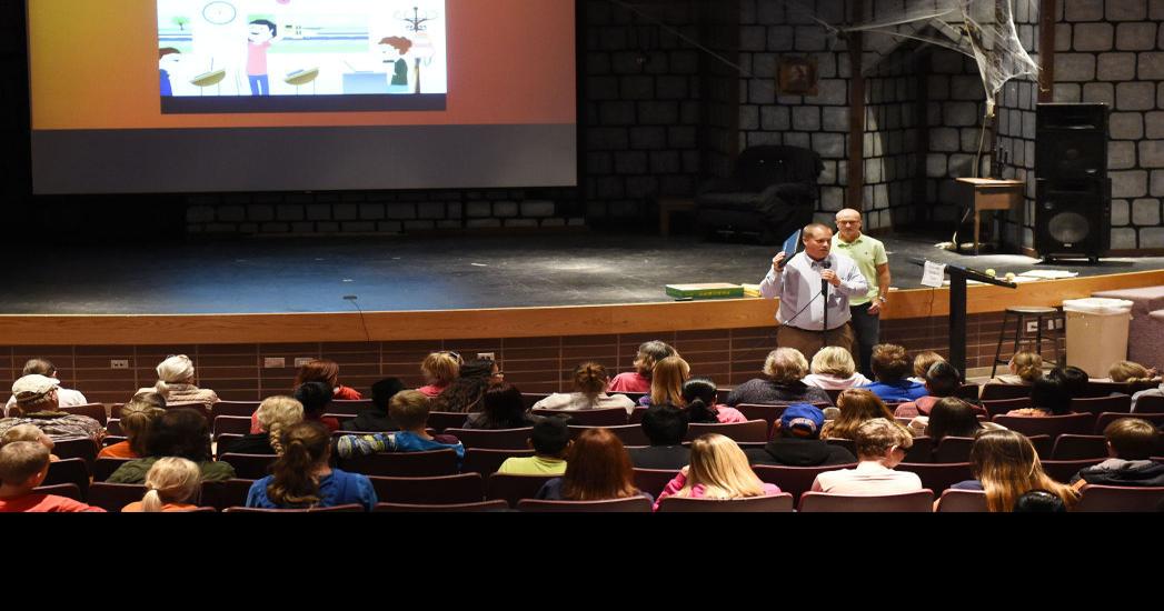 Buhl Schools Roll Out Student Laptop Program