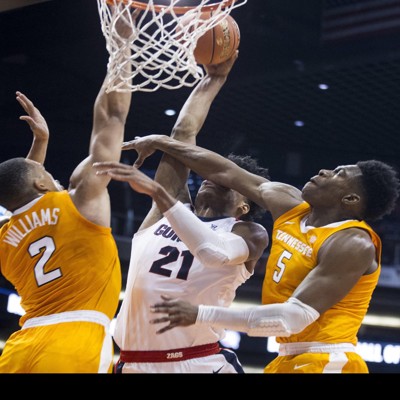 Schofield S 3 Lifts No 7 Tennessee Over No 1 Gonzaga 76 73