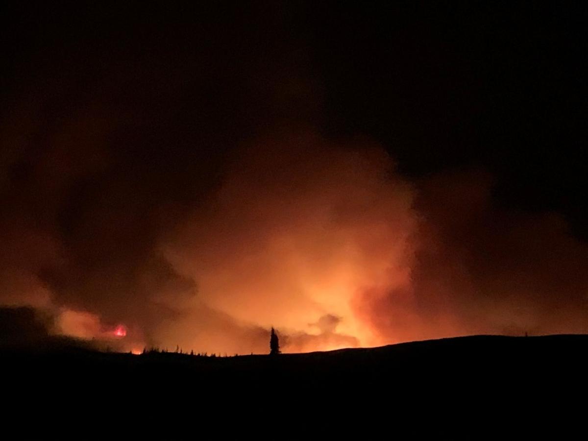 Badger Fire moving west