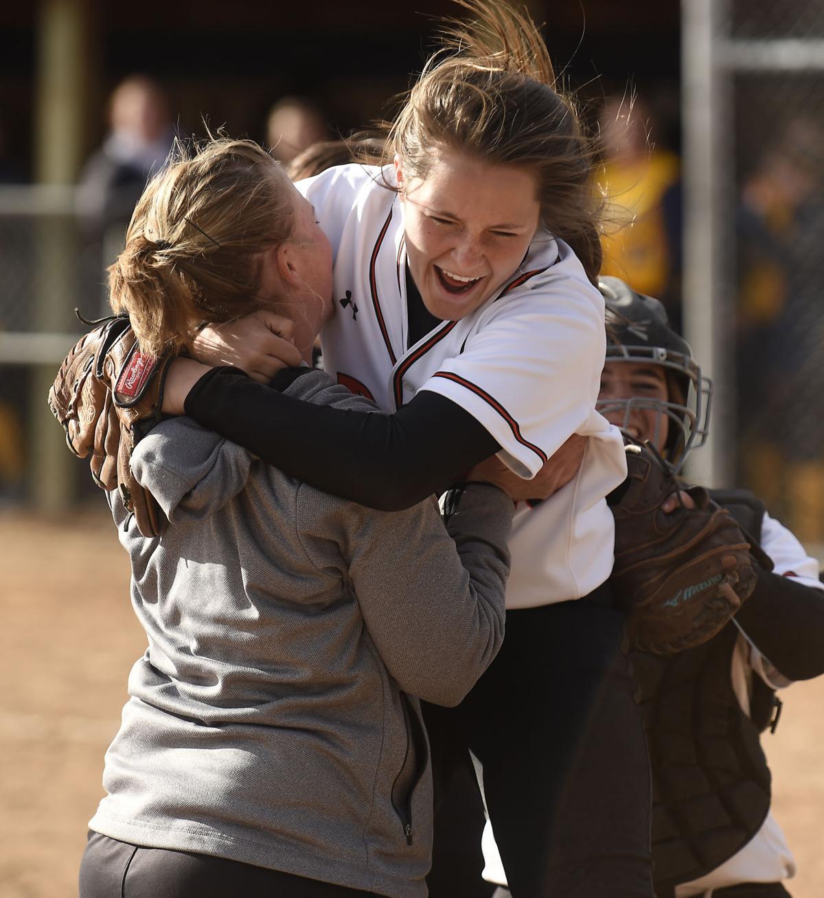 Softball - Declo Vs. Wendell