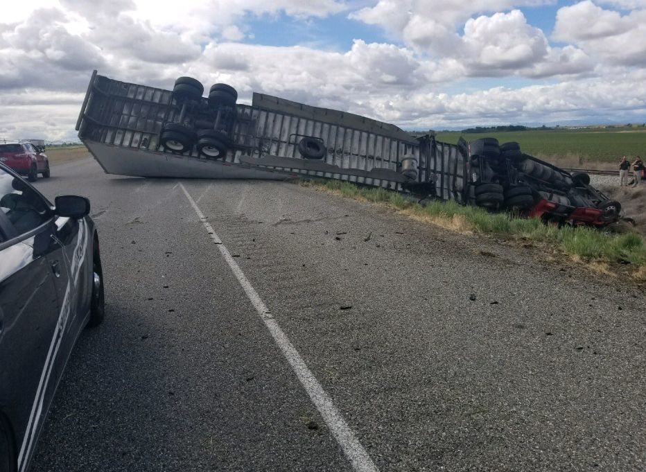 Washington man injured after semi overturns on I84 near Wendell