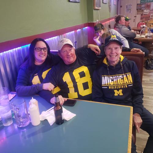 Gooding bar hosts watch party as Loveland, Michigan win