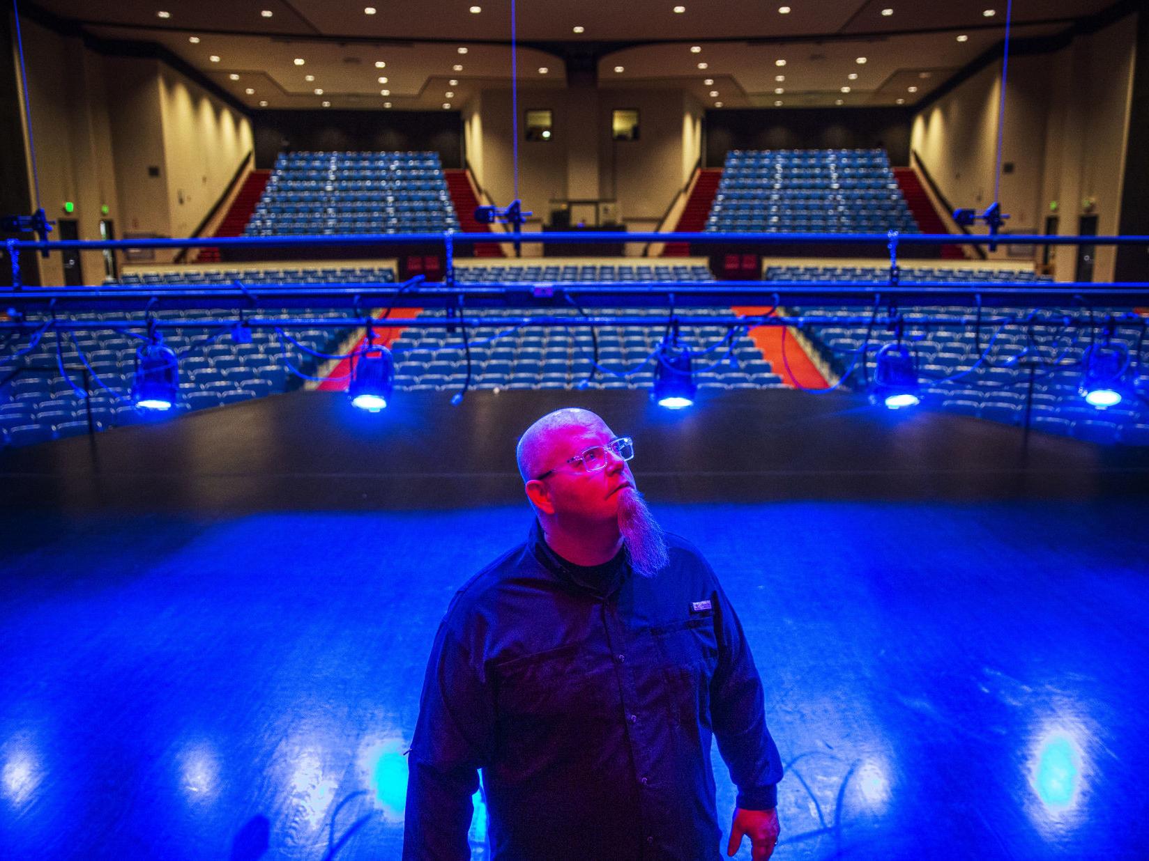 Setting The Scene Technical Directors Create The Tone Of The Show Local Magicvalley Com