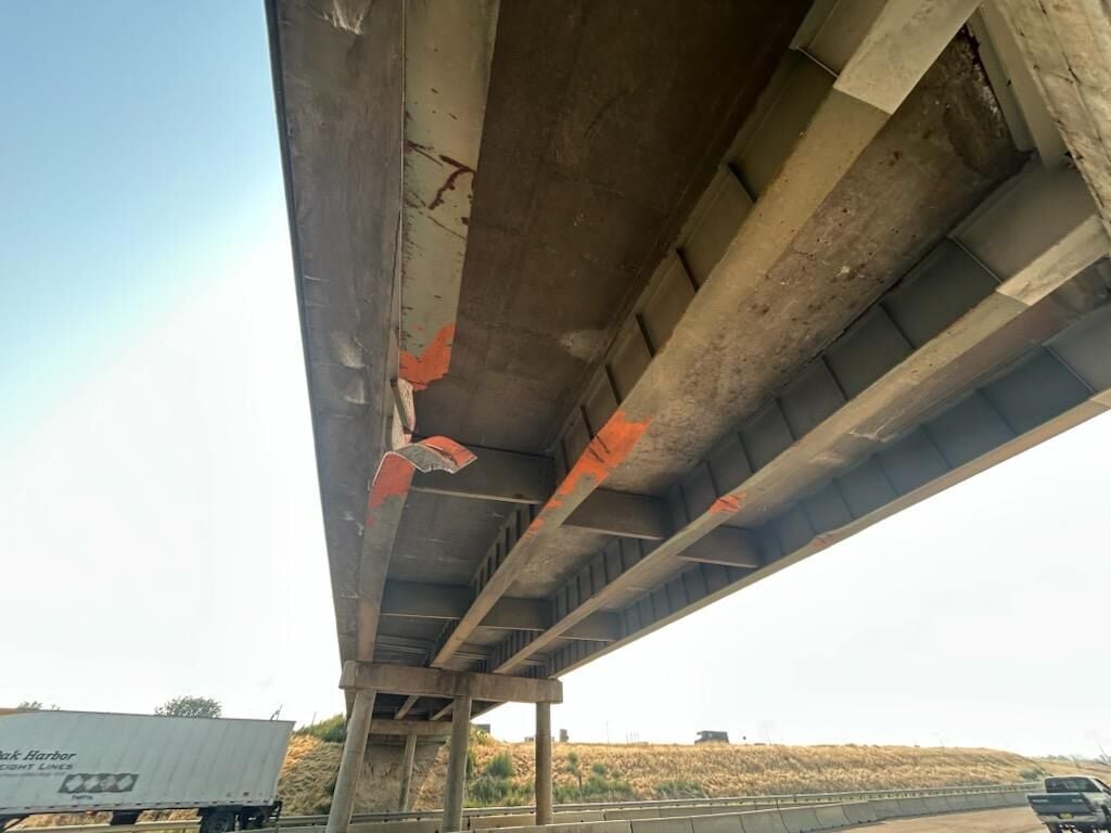 Bridge strike closes US-26 bridge and right lane of eastbound I-84 in Caldwell