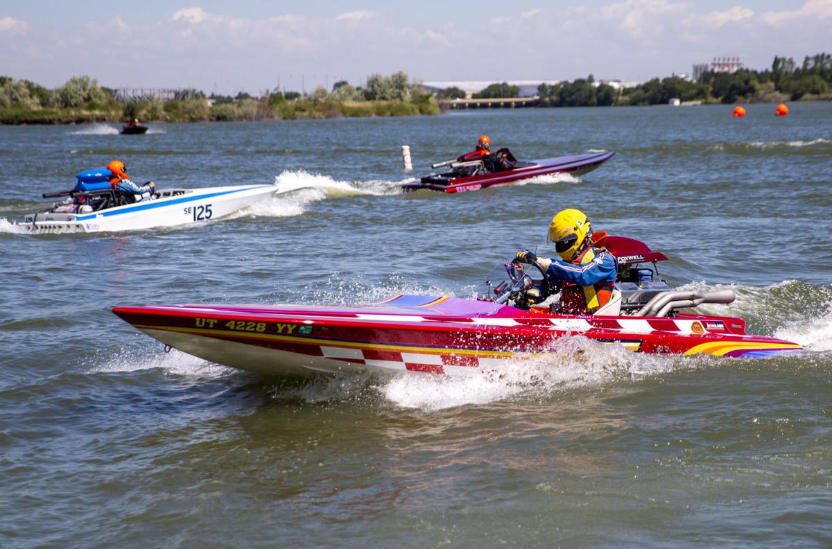 Lightning Fast Jet boats take to Snake River in annual Idaho Regatta