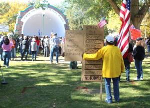 Large crowd gathers for Twin Falls No Kings rally