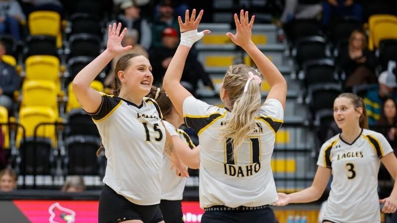 Balanced offensive attack leads to home win for CSI Volleyball