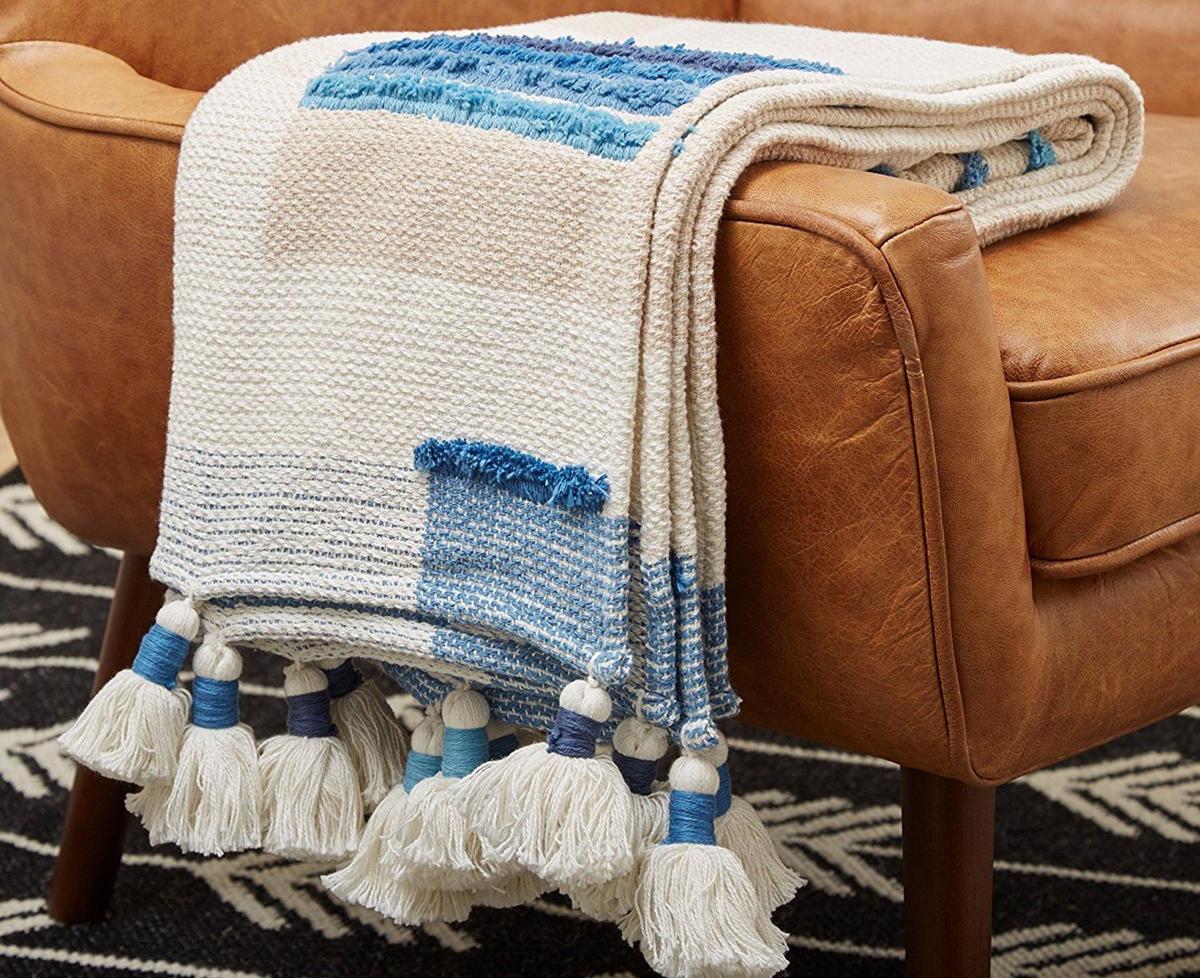 4 Cozy Throw Blankets For Fall Home And Garden Magicvalley Com