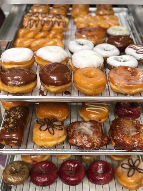 Kiwi Loco has reopened in a new location — and it has doughnuts Local