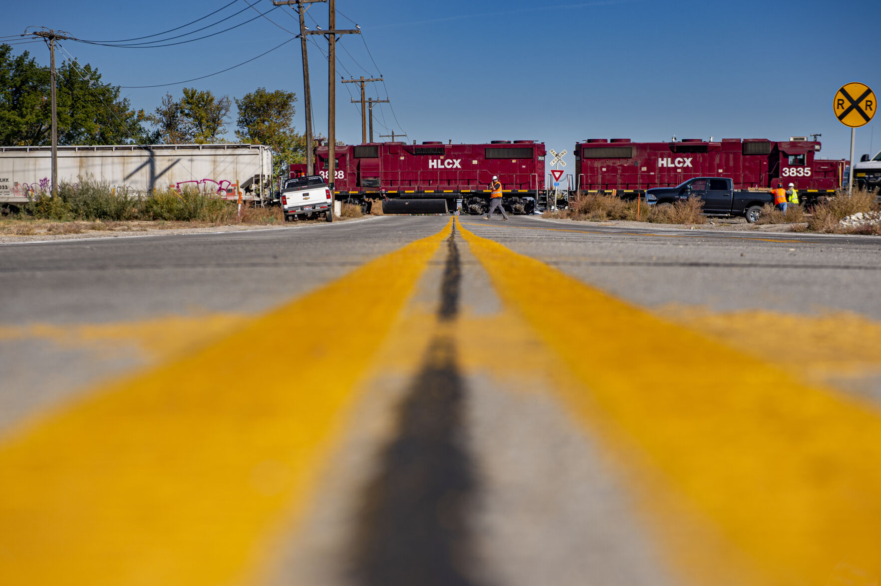 Train derails on tracks between Hankins Road and Eastland Drive in Twin