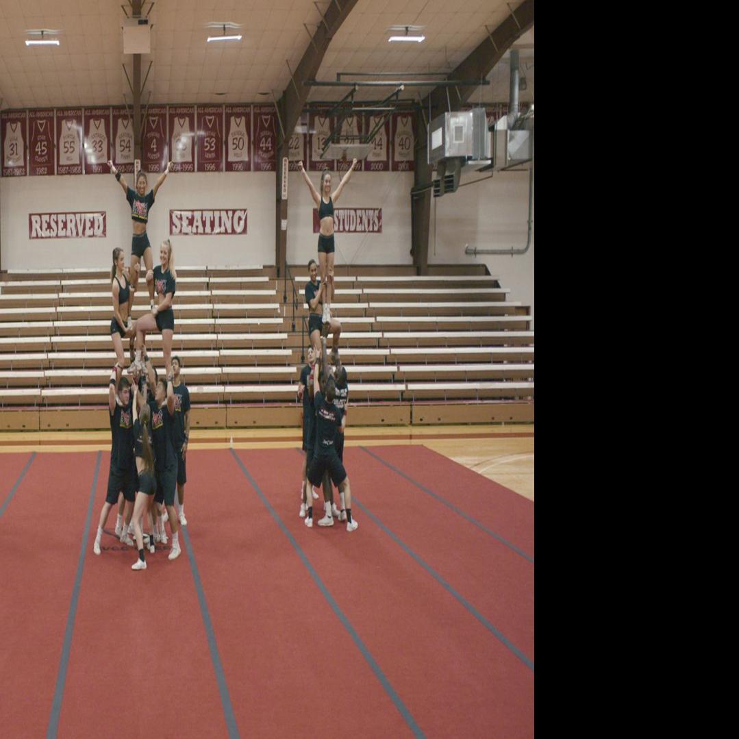Netflix S Cheer Is The Last Chance U Of Competitive