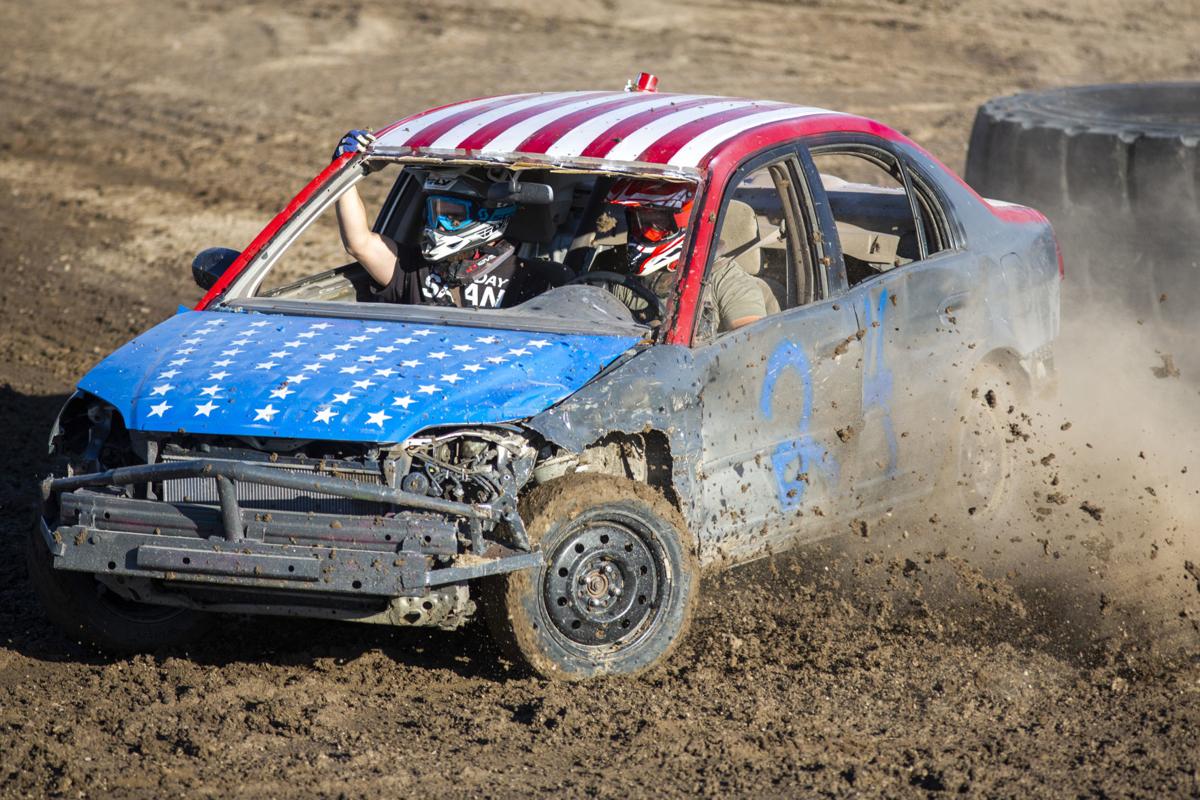 PHOTOS BumpNRub car race