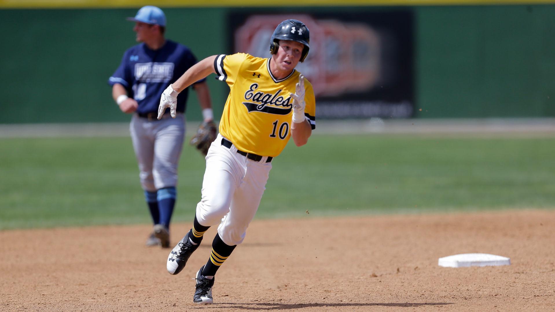 Golden And Rolling Csi Handles Usu Eastern In Home Doubleheader