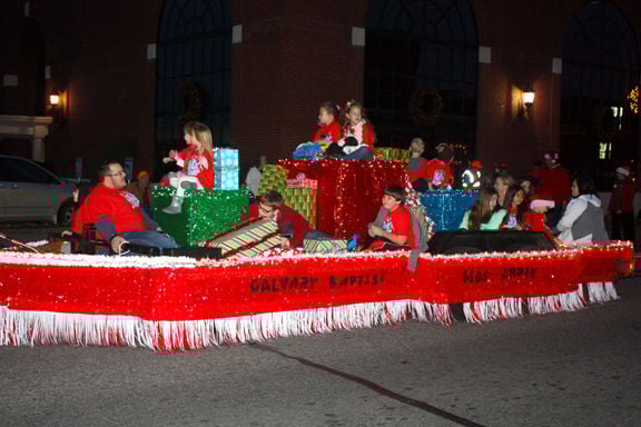 Ami Christmas Parade 2022 With Six Photos) See The Winners Of The 2014 Magnolia Christmas Parade |  Festivals | Magnoliareporter.com