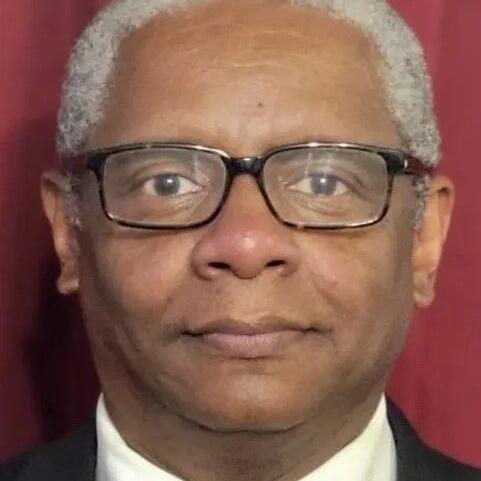 Alvis Hamilton named Outstanding Alum of the Year at UAHT - Vimarsana News