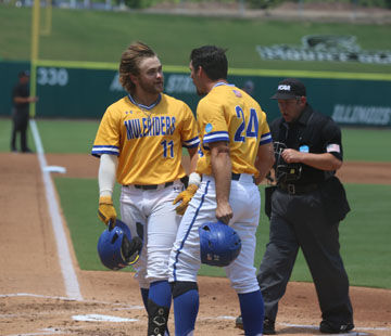 Rollins College baseball opens D-II tourney with win.