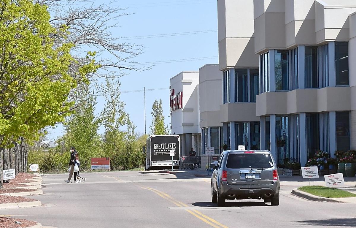 City Pushes Urban Village Concept For Hilltop Hy Vee Area Local News Mankatofreepress Com