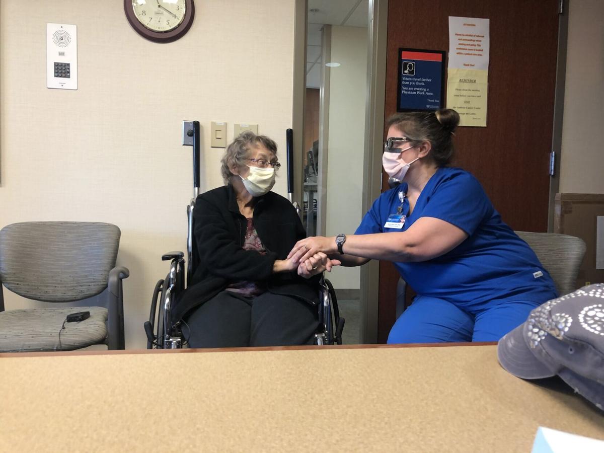 Riding High Nurse Gives Longtime Patient Memorable Virtual Reality Experience Local News Mankatofreepress Com