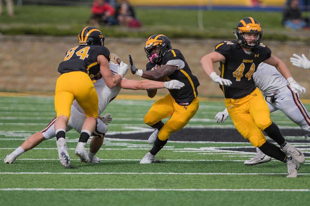Gustavus D Shuts Down Cobbers Running Game Local Sports