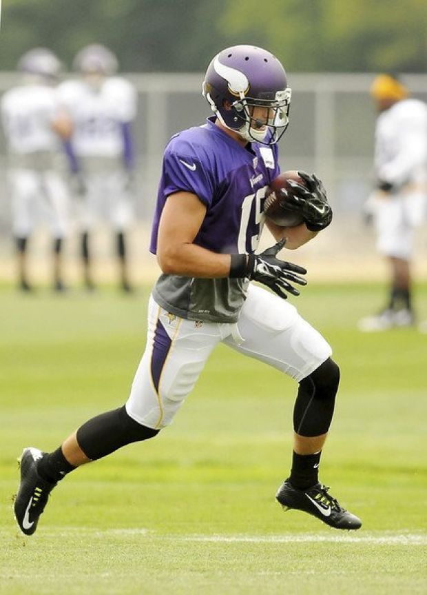 Adam thielen hot sale yellow gloves