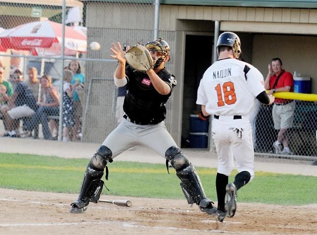 Former MoonDog Naquin Makes MLB Debut - Mankato MoonDogs