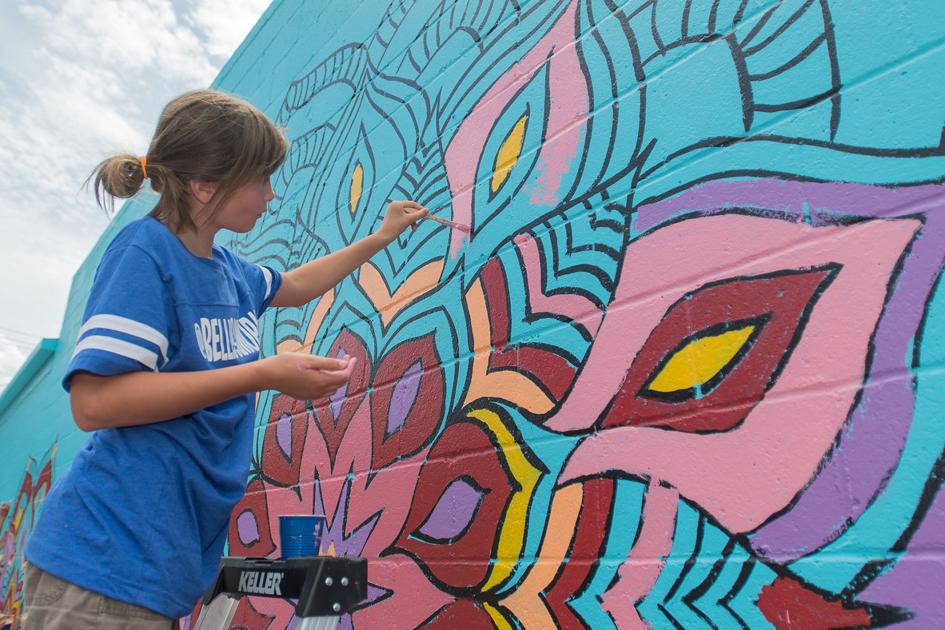 A Community Approach To Art Over 200 Participate In Mankato S Old