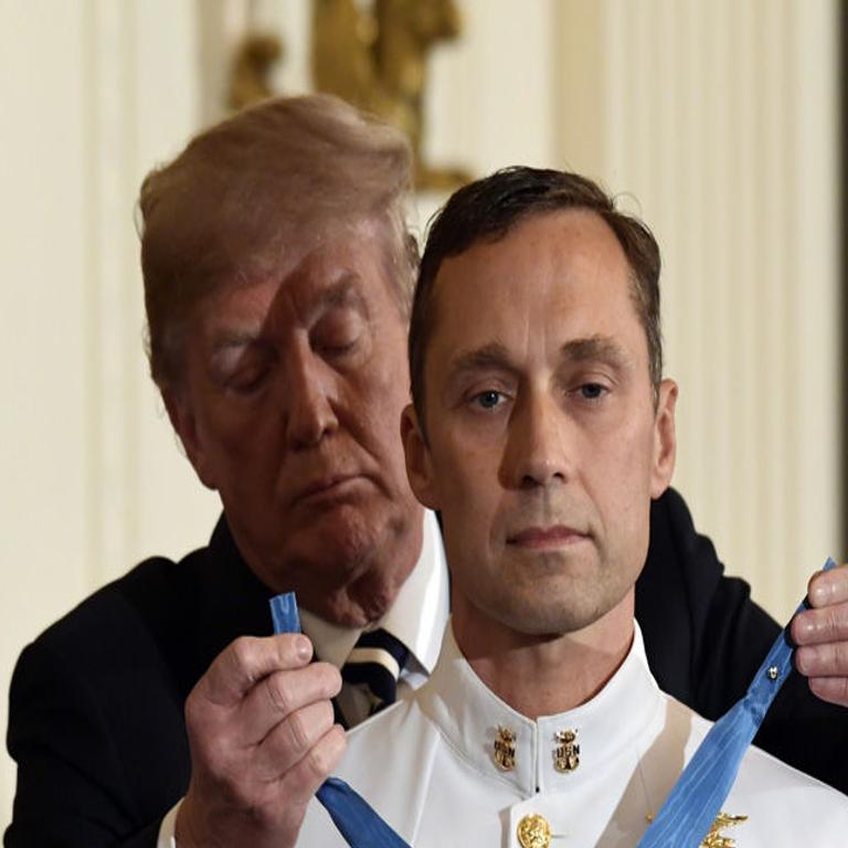 As Navy Seal Gets Medal Of Honor Frustrations In A Related Case National News Mankatofreepress Com