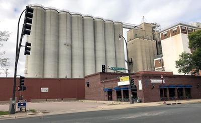 Silo Mural Beginning With Artist Citing Inspiration From Mahkato Pow Wow Local News Mankatofreepress Com