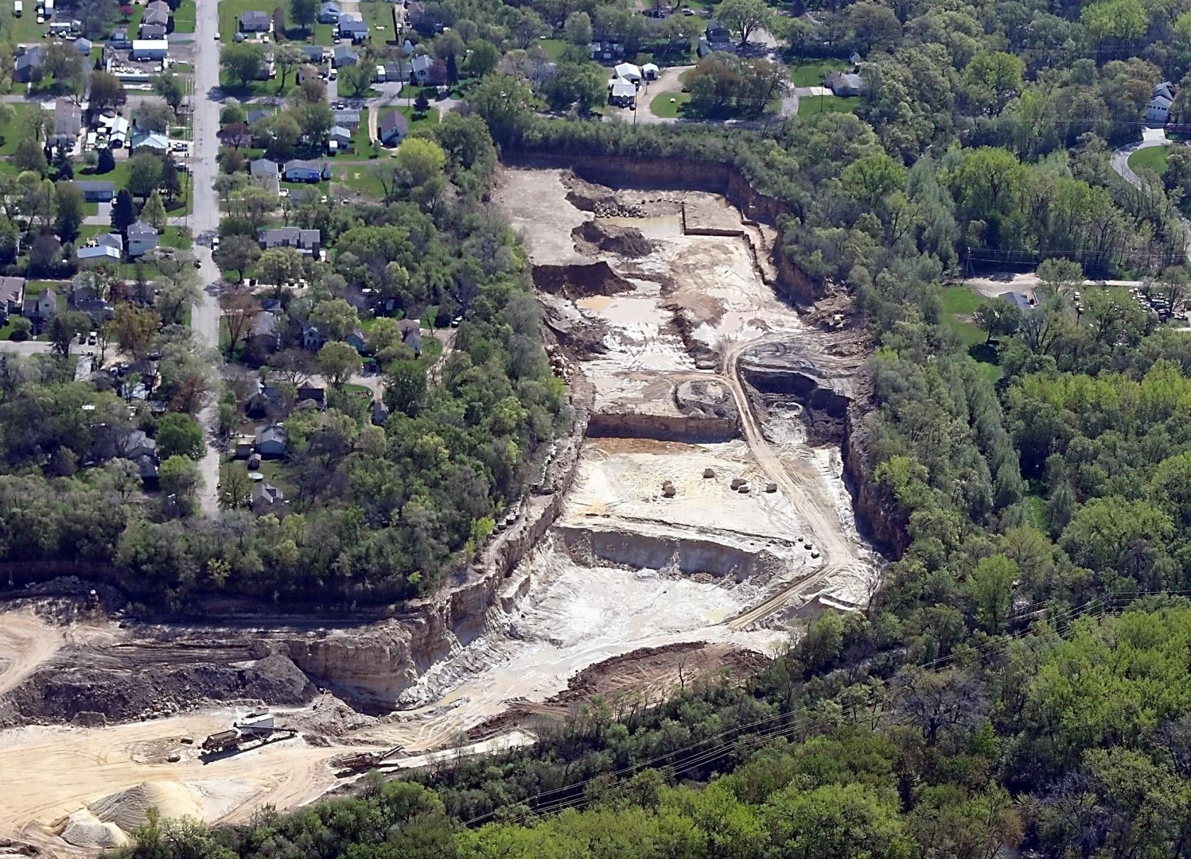 What s in a quake City company investigating quarry blast