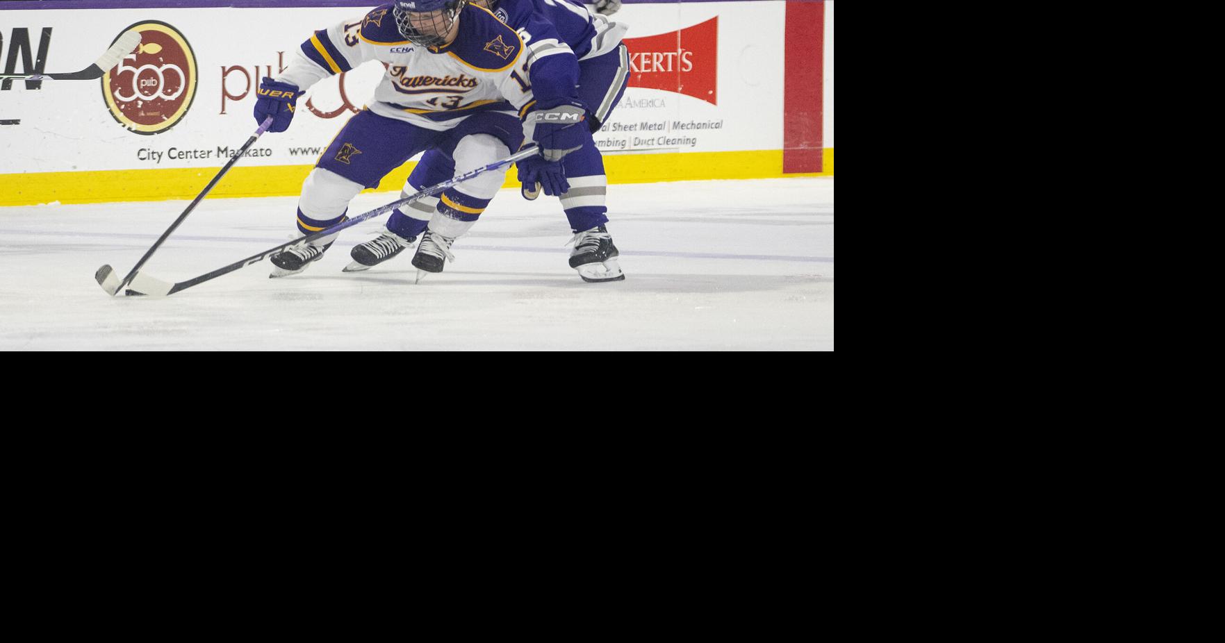 MSU hockey celebrates win against St. Thomas
