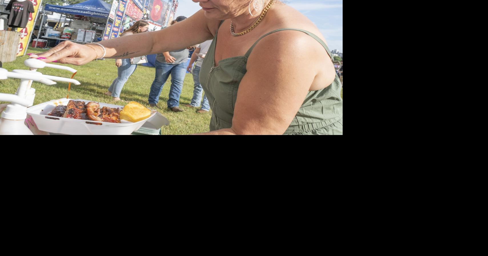 RibFest attendees soak up the sun as defending champ with Mankato ties ...