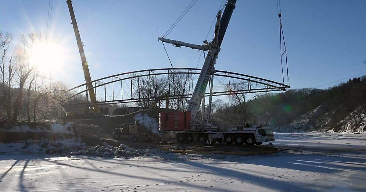 Kern Bridge to be set in place Monday