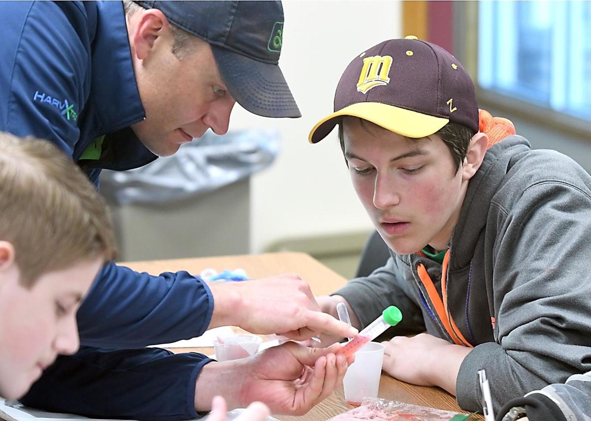 Volunteers get students thinking about other careers in ...