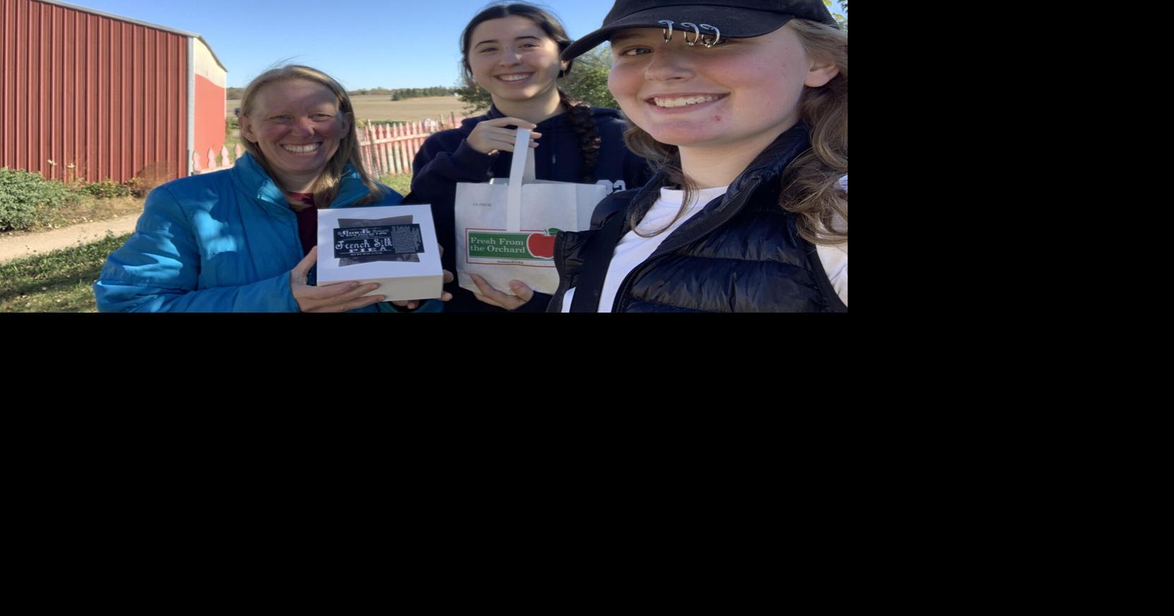 Families make apple picking a fall tradition