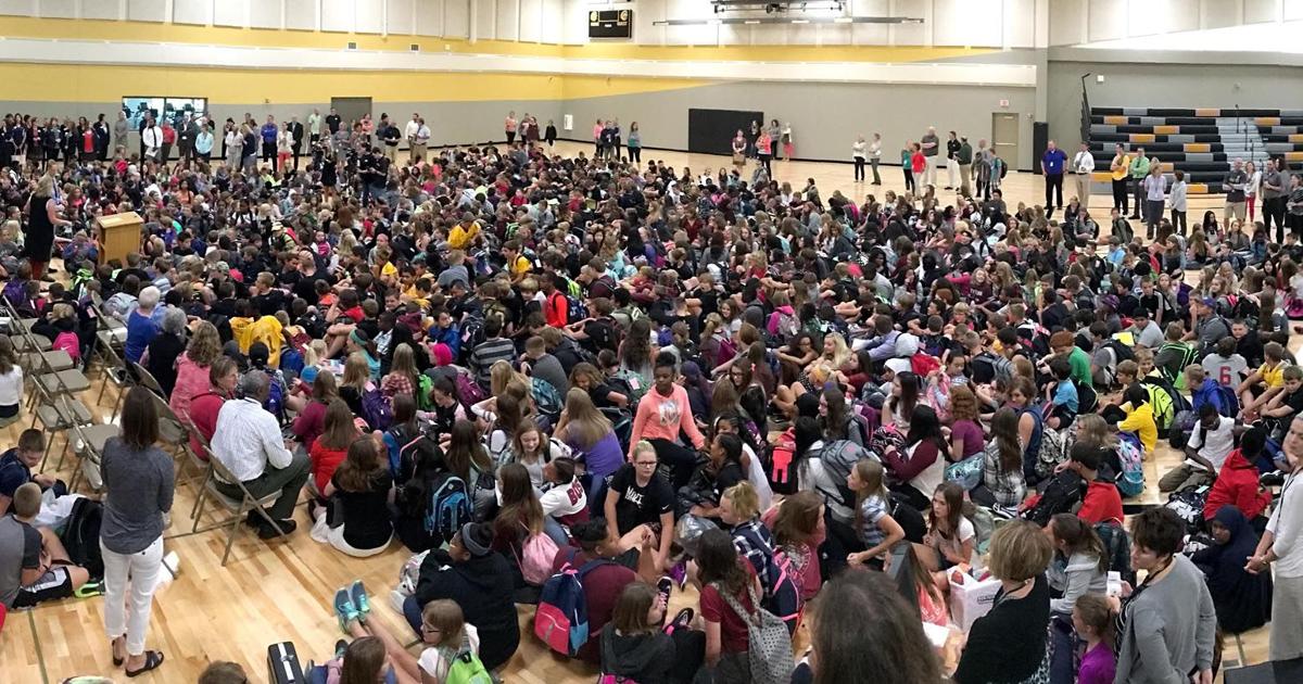 Prairie Winds Middle School opens 4 Local News