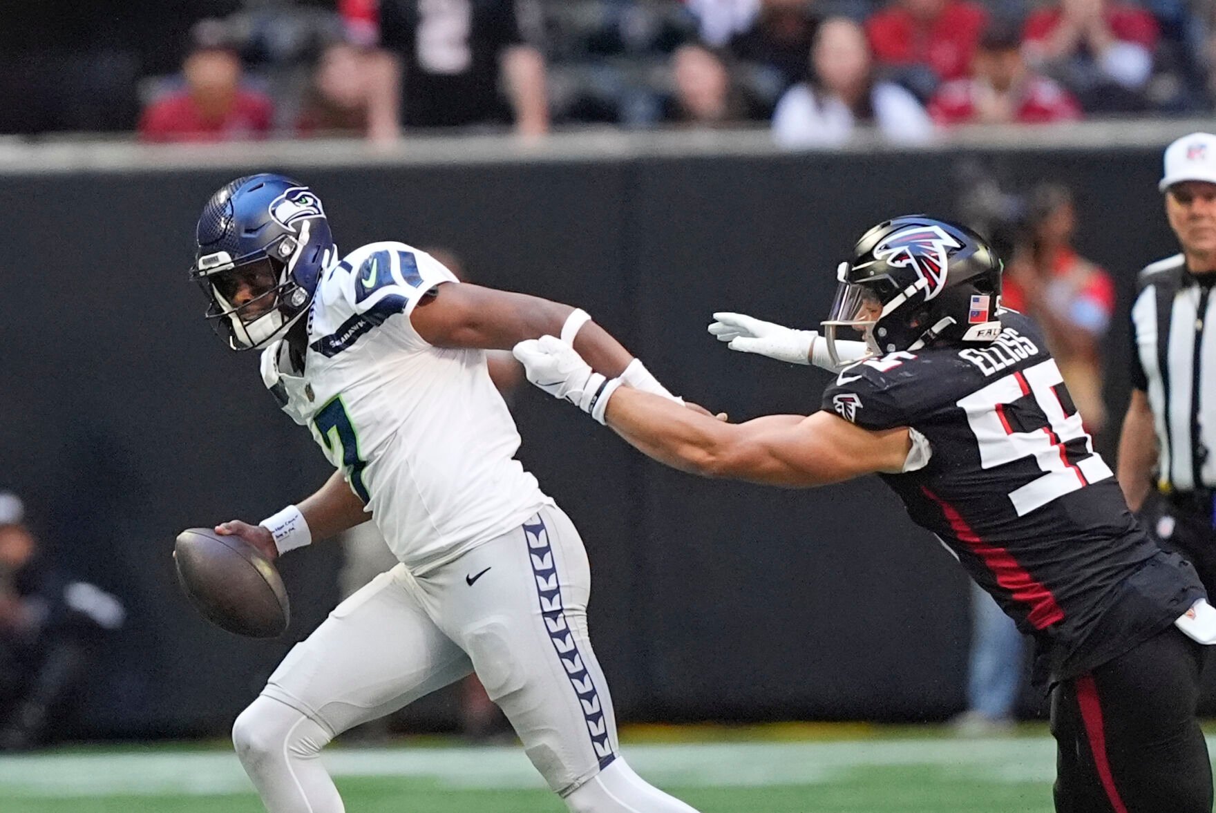 Smith Throws 2 TD Passes, Seahawks Defense Dominates In A 34-14 Win ...