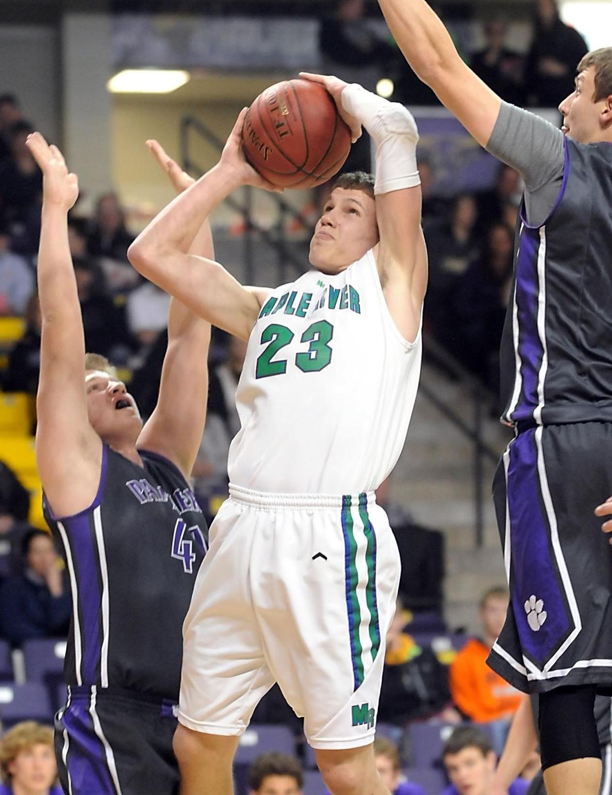 Maple River survives at FT line for section title Sports