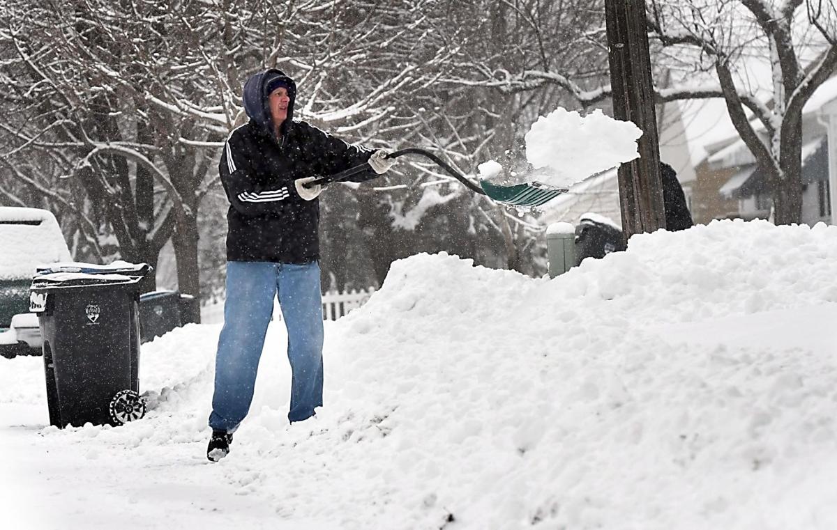 Snow hits southern Minnesota News