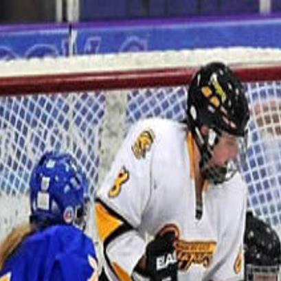 East Loyola Girls Hockey Team Is Heating Up The Ice Sports Mankatofreepress Com
