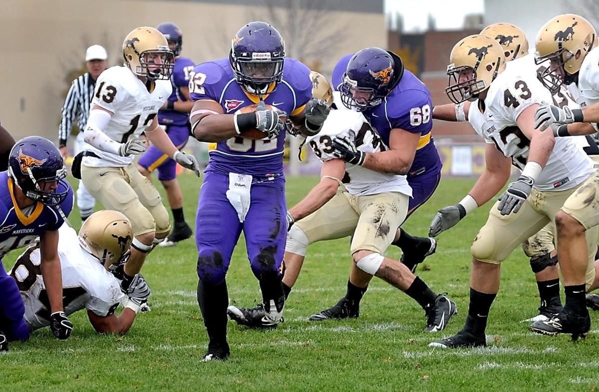 Mavericks Rally Past Mustangs Sports Mankatofreepress Com