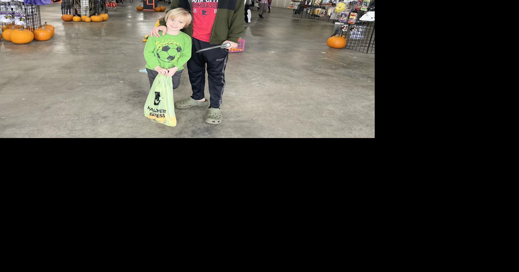 Halloween Express management expects boosted sales at new location Local News