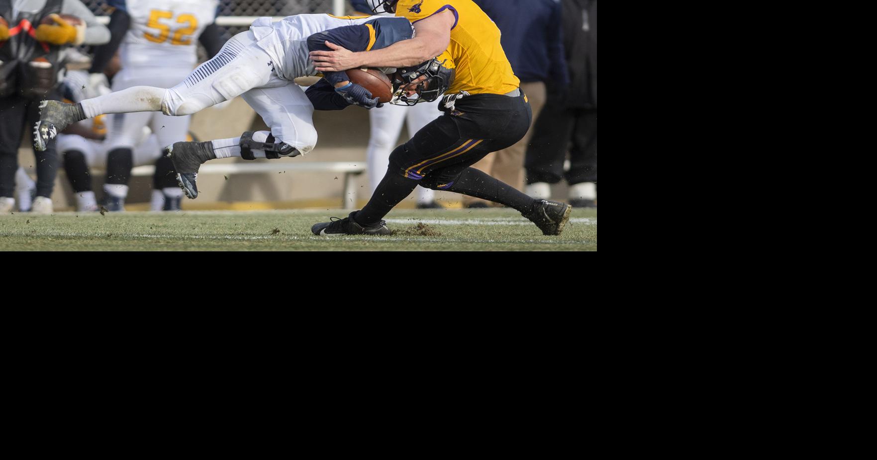 PHOTOS: Maverick Football on to Semifinals | Photos | mankatofreepress.com
