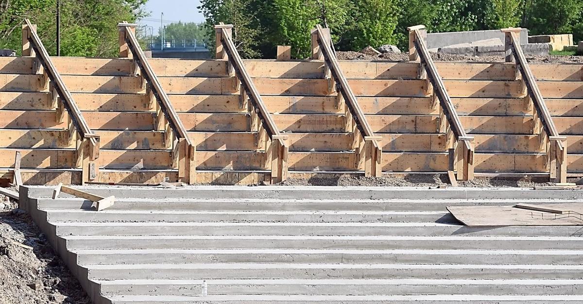 Vetter Stone Amphitheater Concrete 2 Local News Mankatofreepress Com