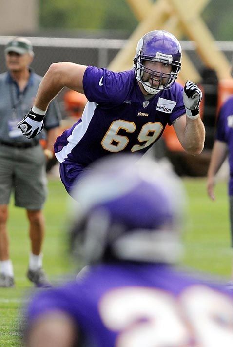 NFL football: Fatherhood tames Minnesota Vikings star Jared Allen – The  Mercury News